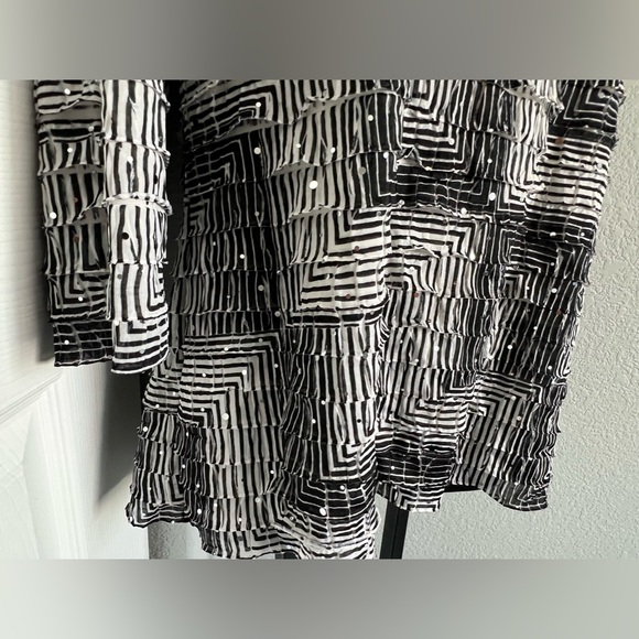 Squares & sequins Tunic. NWOT - Picture 9 of 9